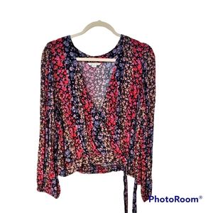 136. American Eagle Woman's Deep V-neck Crop Top With Floral Pattern